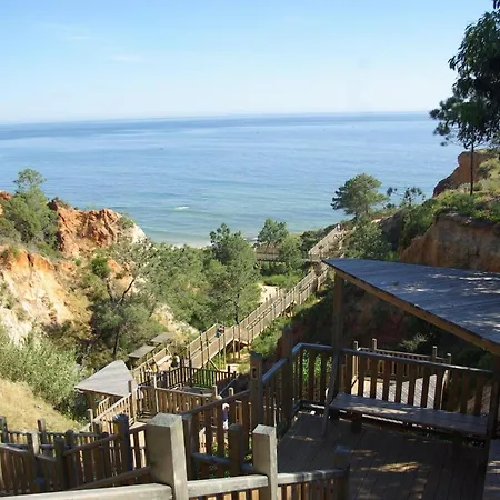 Stunning 1-bed In Olhos De Agua Appartamento